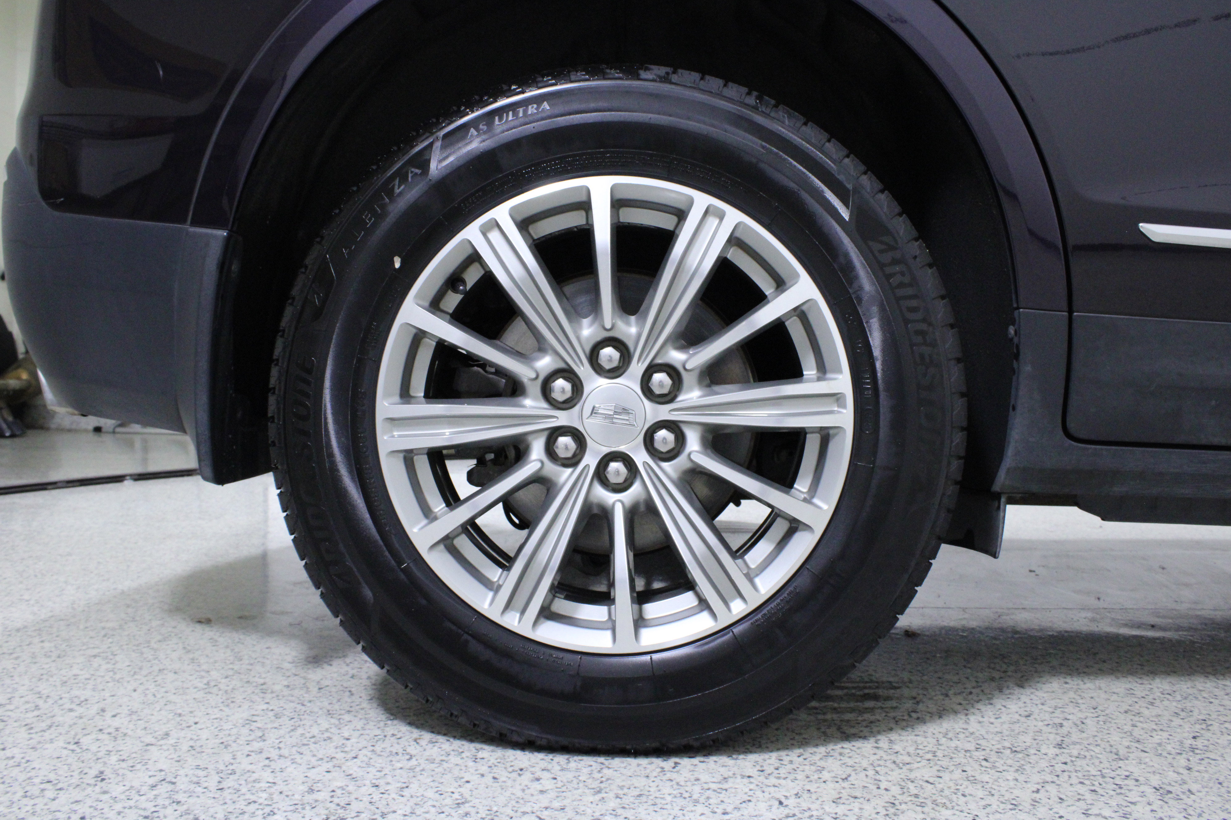 Used 2018 Cadillac XT5 Luxury w/ Driver Awareness Package image 8