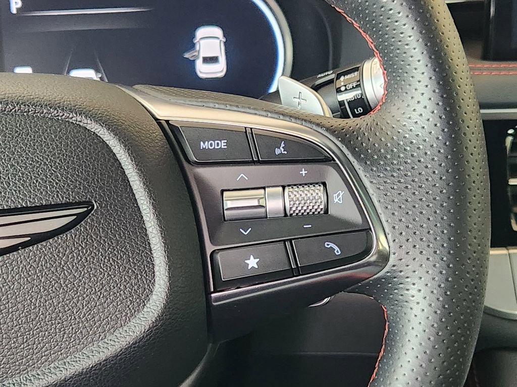 Used 2025 Genesis G70 2.5T w/ Sport Prestige Package image 28