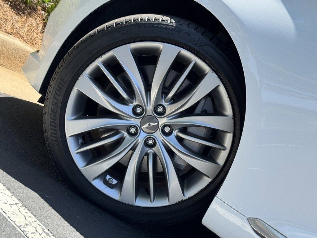 Used 2015 Hyundai Genesis 5.0 image 9