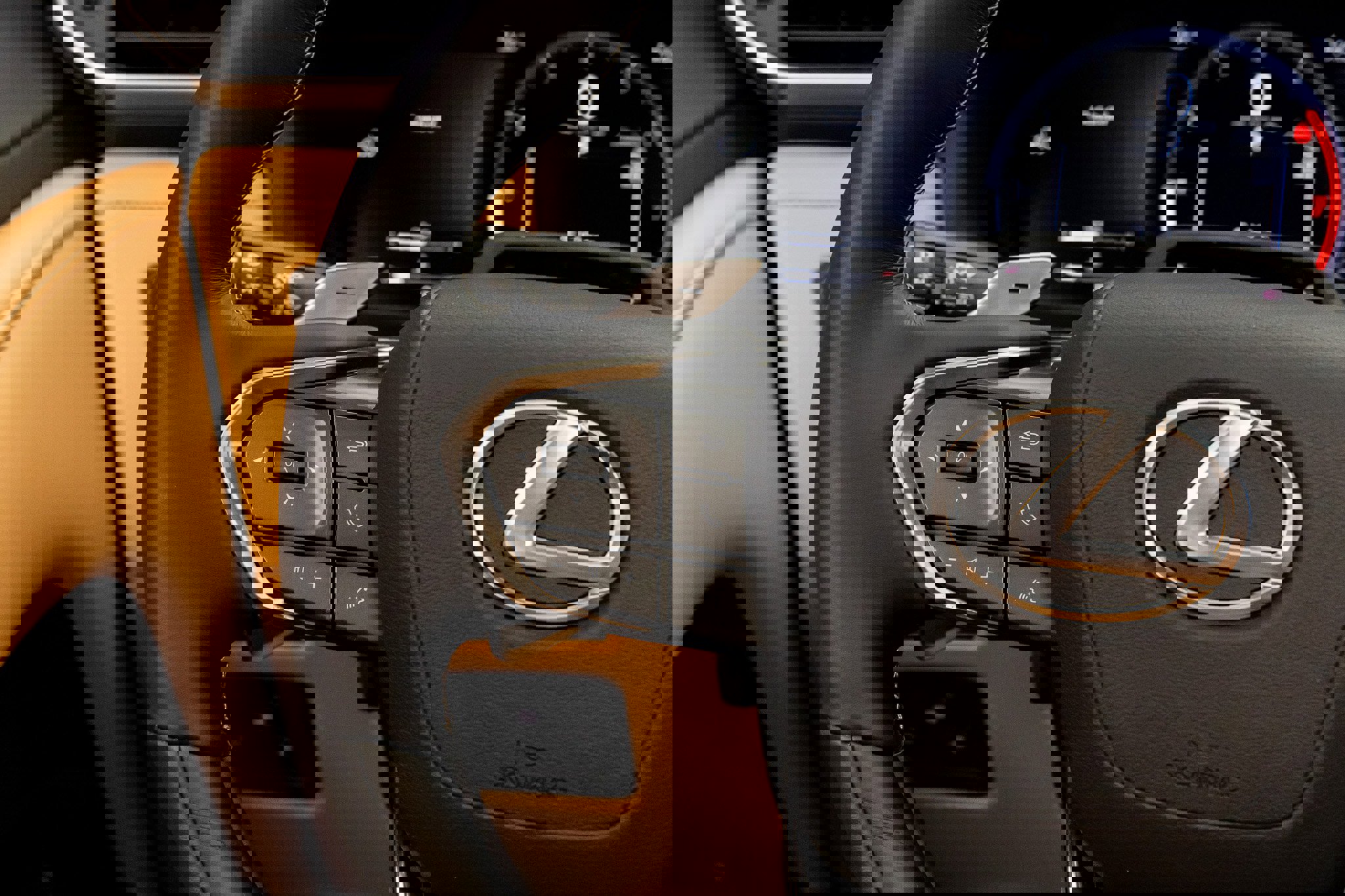 Used 2025 Lexus LX 700h Luxury image 44