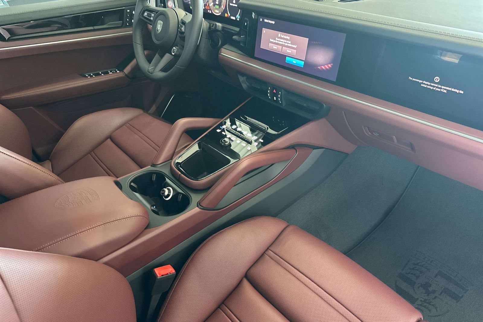 New 2025 Porsche Cayenne Turbo AWD/4WD image 18