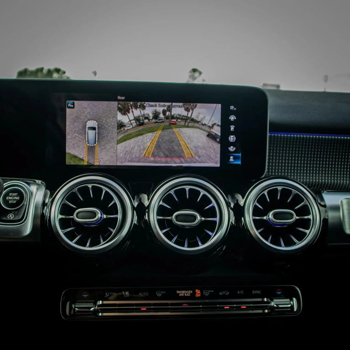 Used 2020 Mercedes-Benz GLB 250 w/ Premium Package image 26