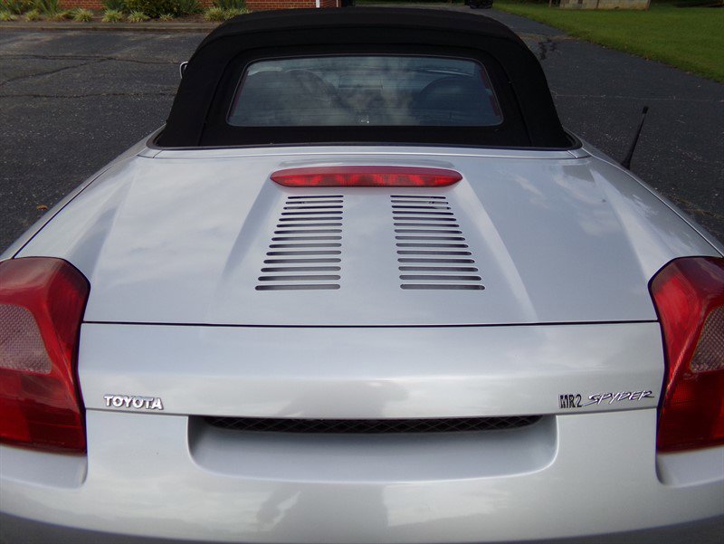 Used 2001 Toyota MR2 image 11