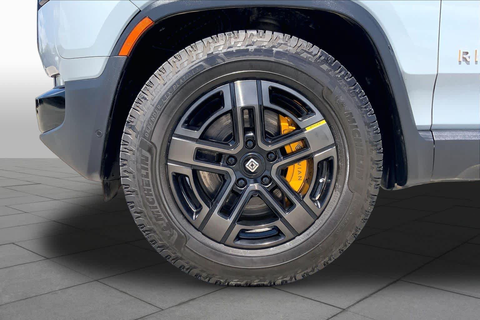 Used 2023 Rivian R1S Adventure AWD/4WD image 10