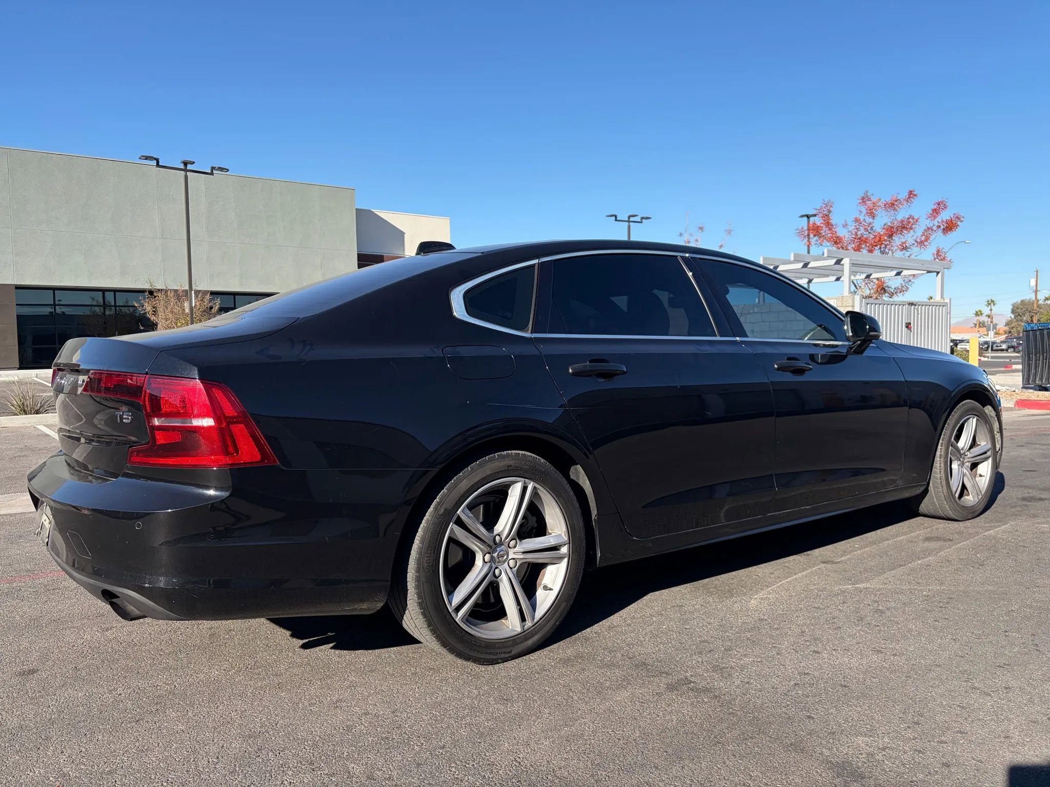 Used 2019 Volvo S90 T5 Momentum image 6