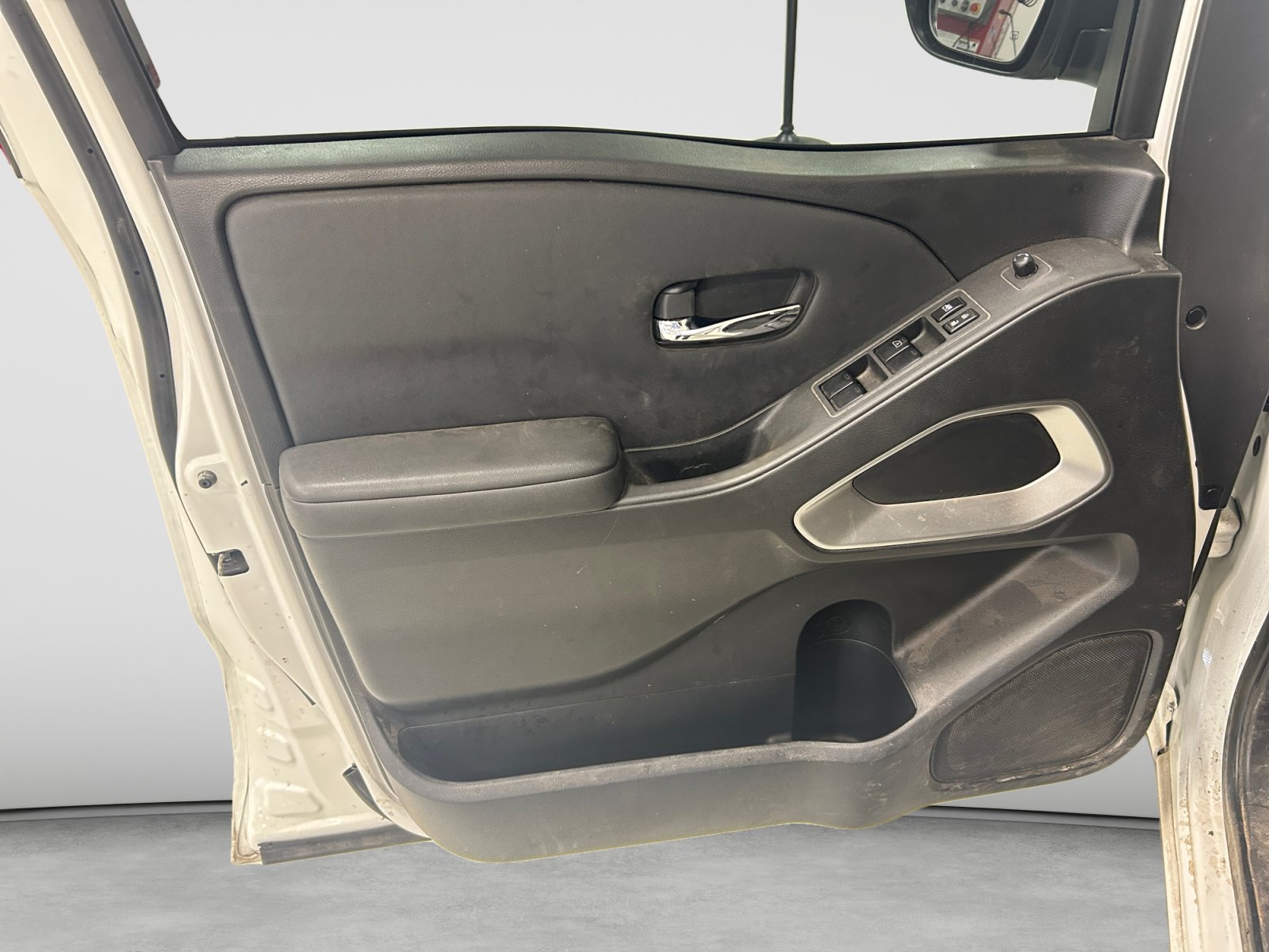 Used 2023 Nissan Frontier SV w/ SV Convenience Package RWD image 10