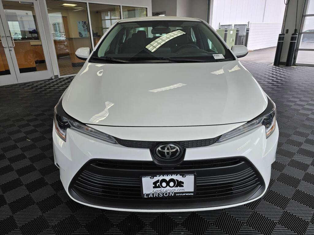 Used 2023 Toyota Corolla LE FWD image 8