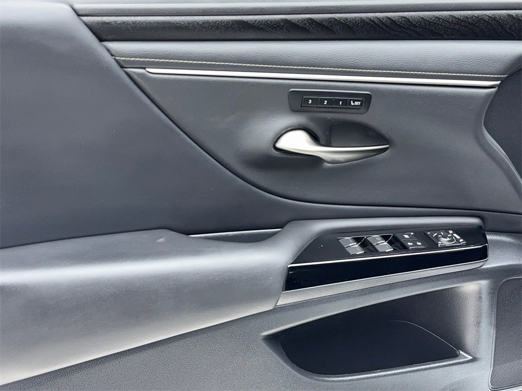 Used 2023 Lexus ES 350 w/ Premium Package image 38