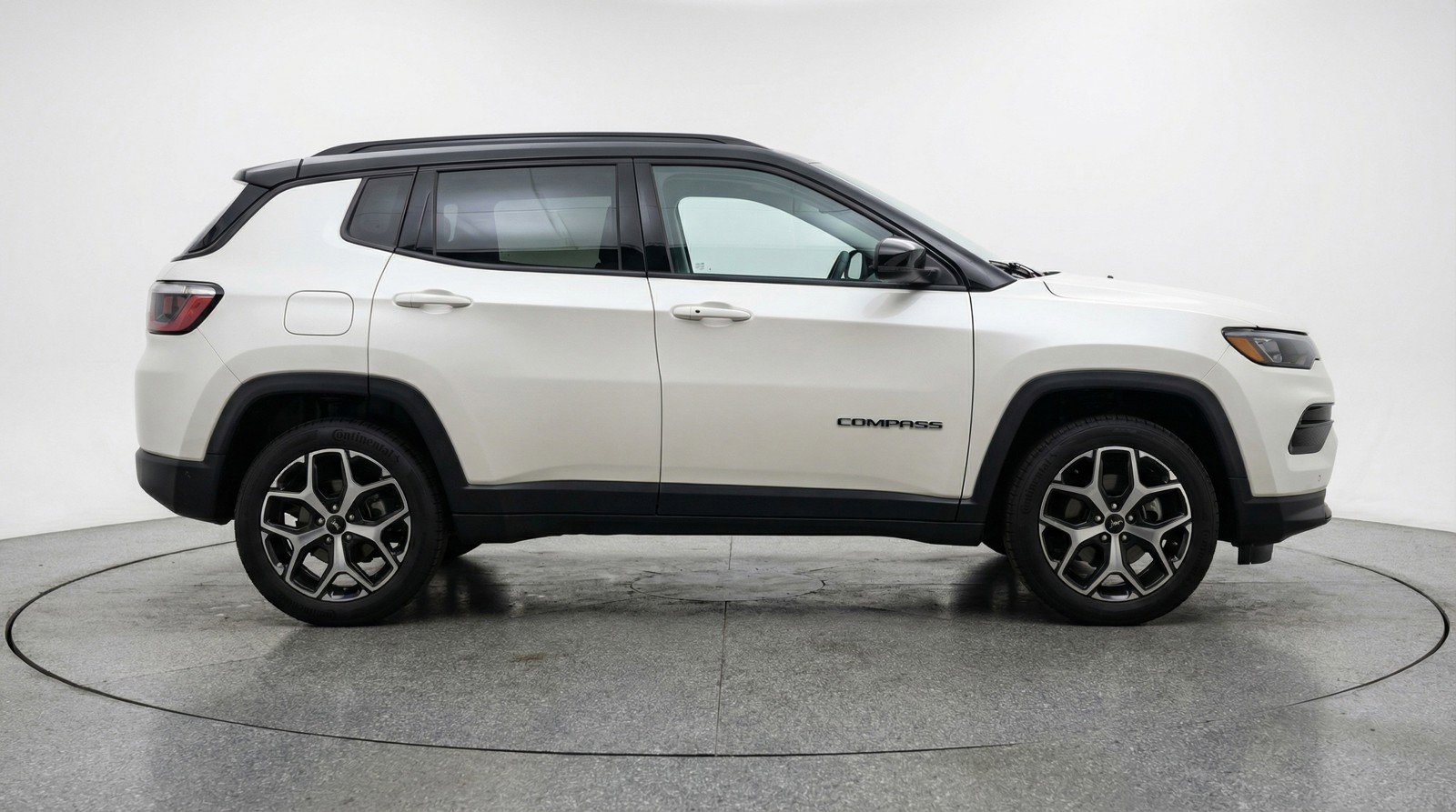 Used 2025 Jeep Compass Limited AWD/4WD image 11