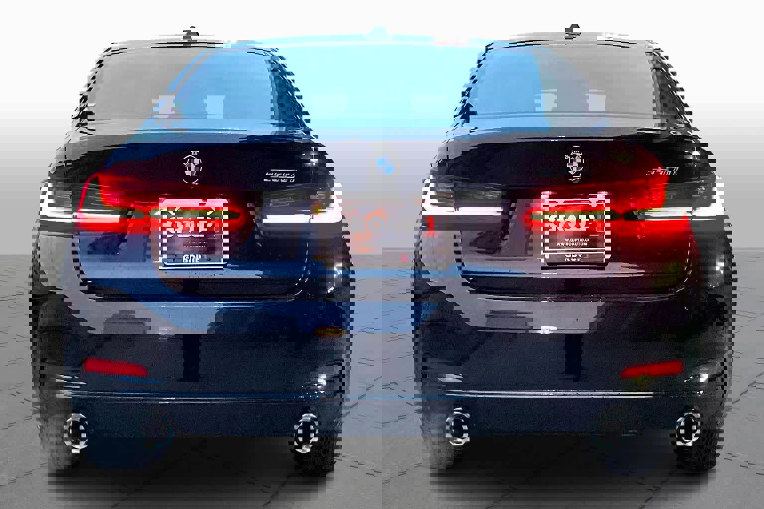 Certified 2025 BMW 330i Sedan image 4