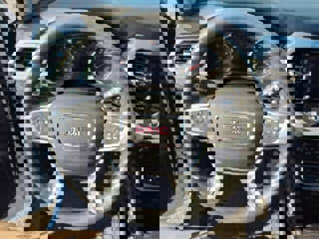 Used 2023 GMC Acadia SLE w/ Elevation Edition image 8