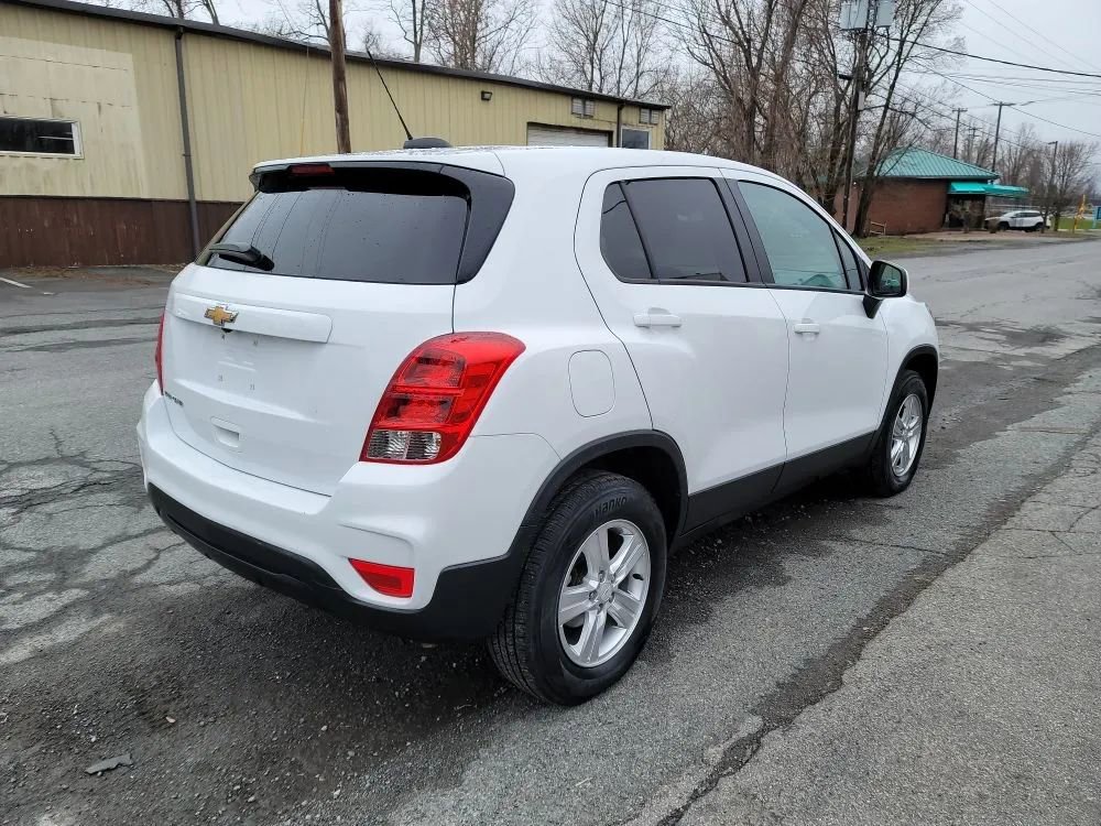 Used 2021 Chevrolet Trax LS w/ Tint and Cruise Package AWD/4WD image 5