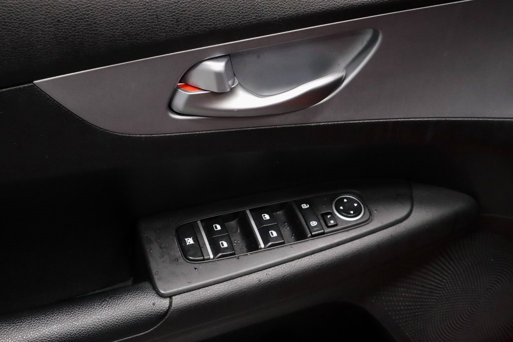 Used 2023 Kia Forte LXS w/ LXS Technology Package image 23