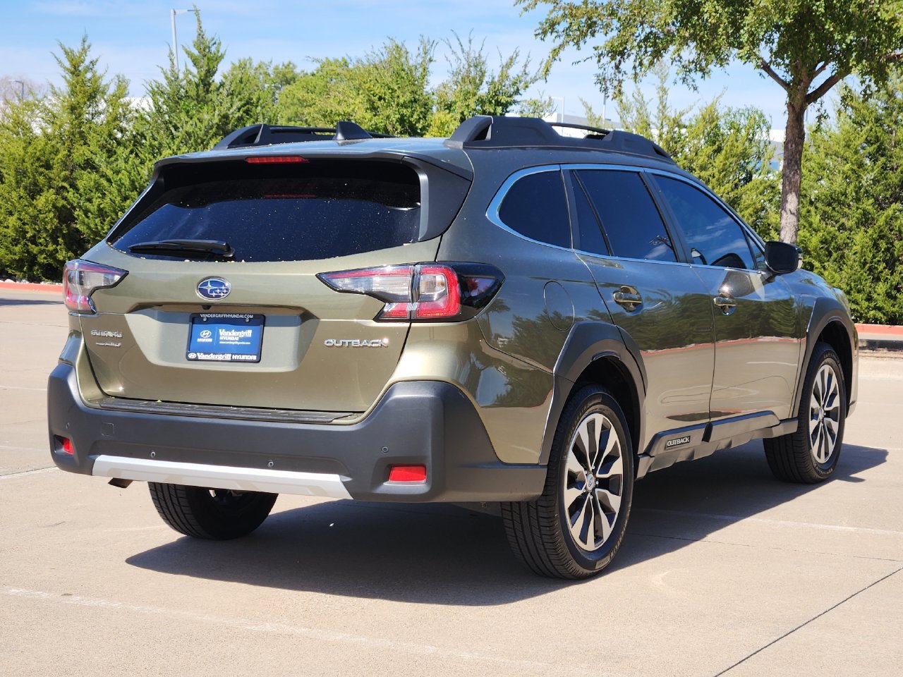 Used 2024 Subaru Outback Limited AWD/4WD image 4
