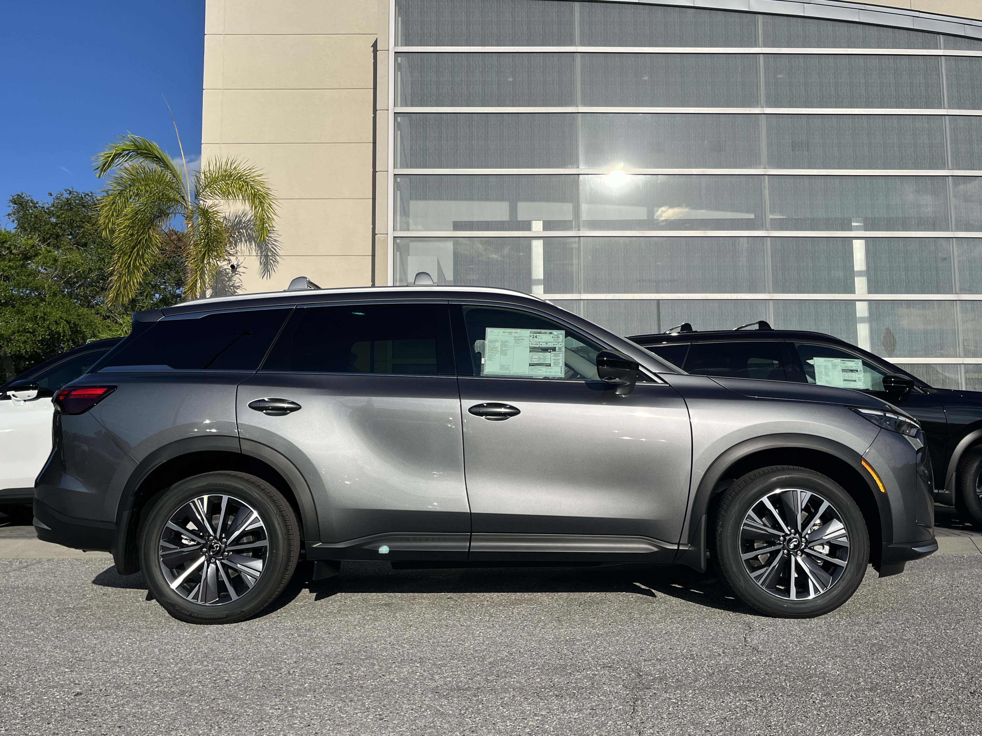 New 2027 INFINITI QX60 Luxe w/ Cargo Package FWD image 7