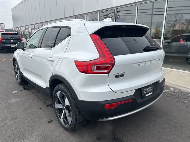 Certified 2025 Volvo XC40 B5 Plus image 3
