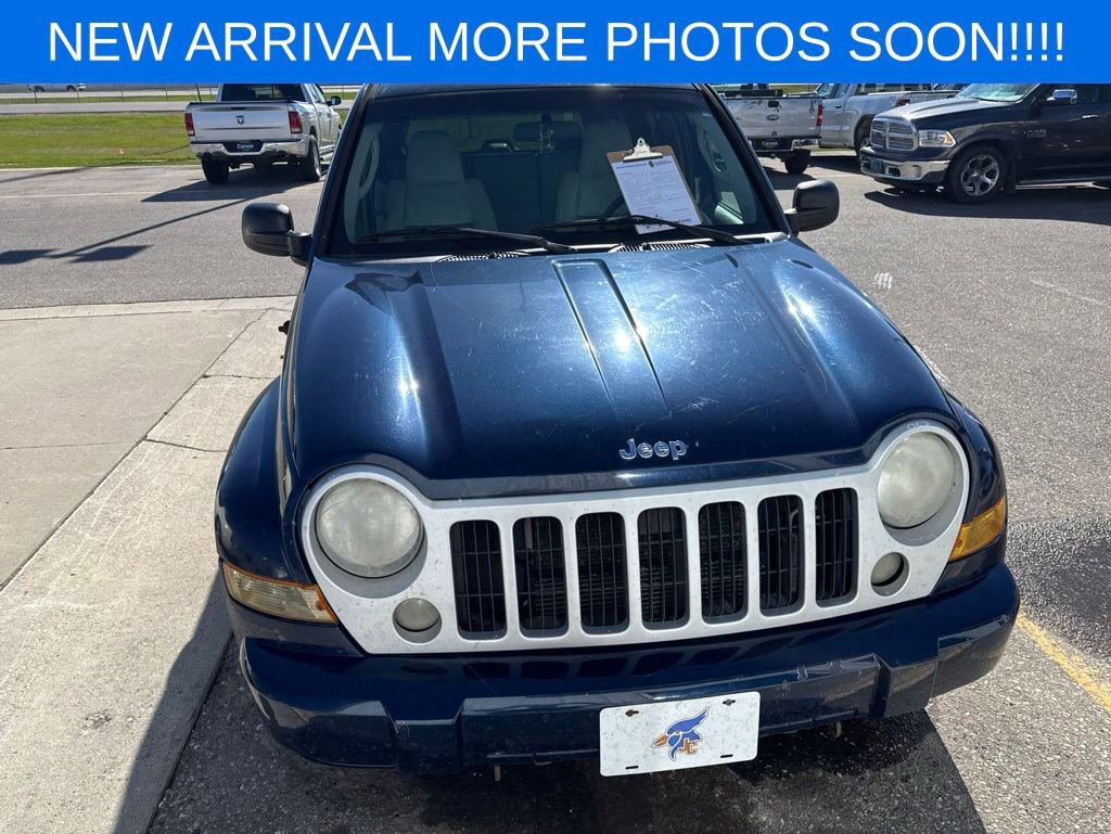 Used 2007 Jeep Liberty Sport AWD/4WD image 2