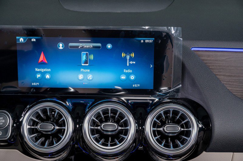 Certified 2025 Mercedes-Benz GLA 250 image 19