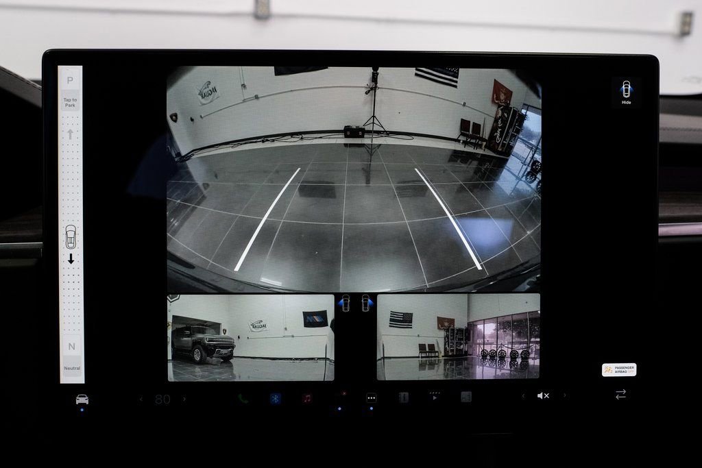 Used 2022 Tesla Model X image 25