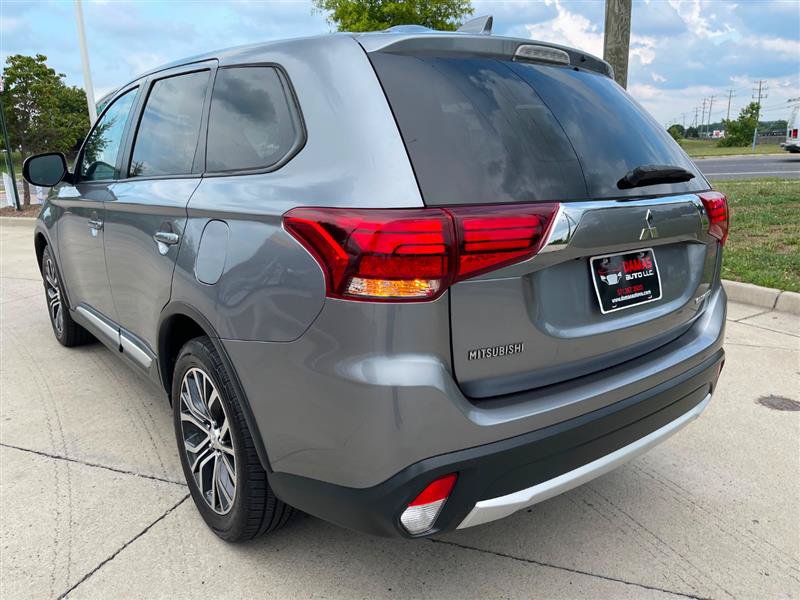 Used 2017 Mitsubishi Outlander ES AWD/4WD image 53