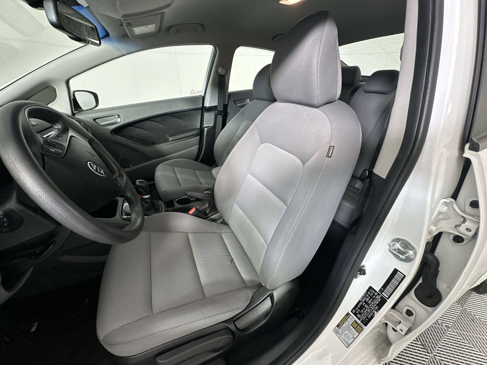 Used 2017 Kia Forte LX FWD image 11