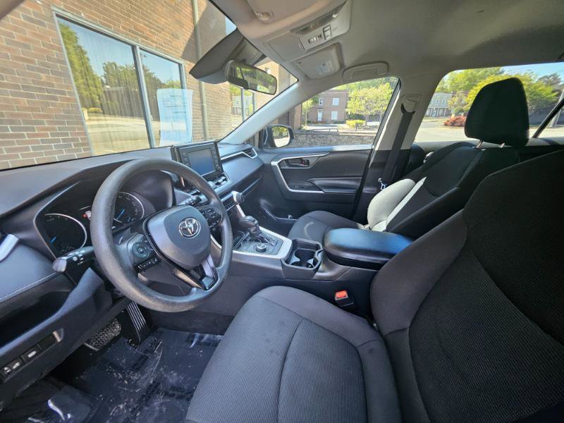 Used 2019 Toyota RAV4 LE image 34