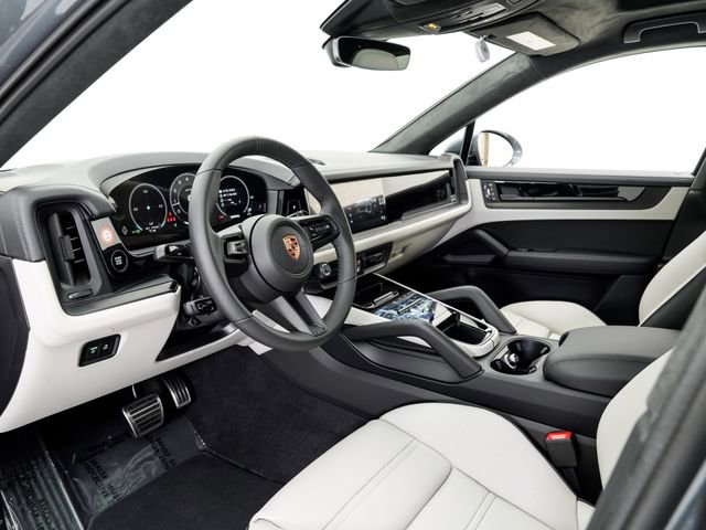 New 2026 Porsche Cayenne GTS image 4