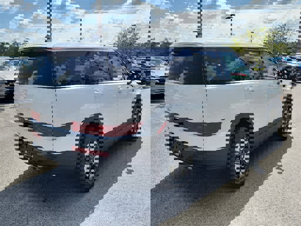 New 2026 Hyundai Santa Fe SE image 3