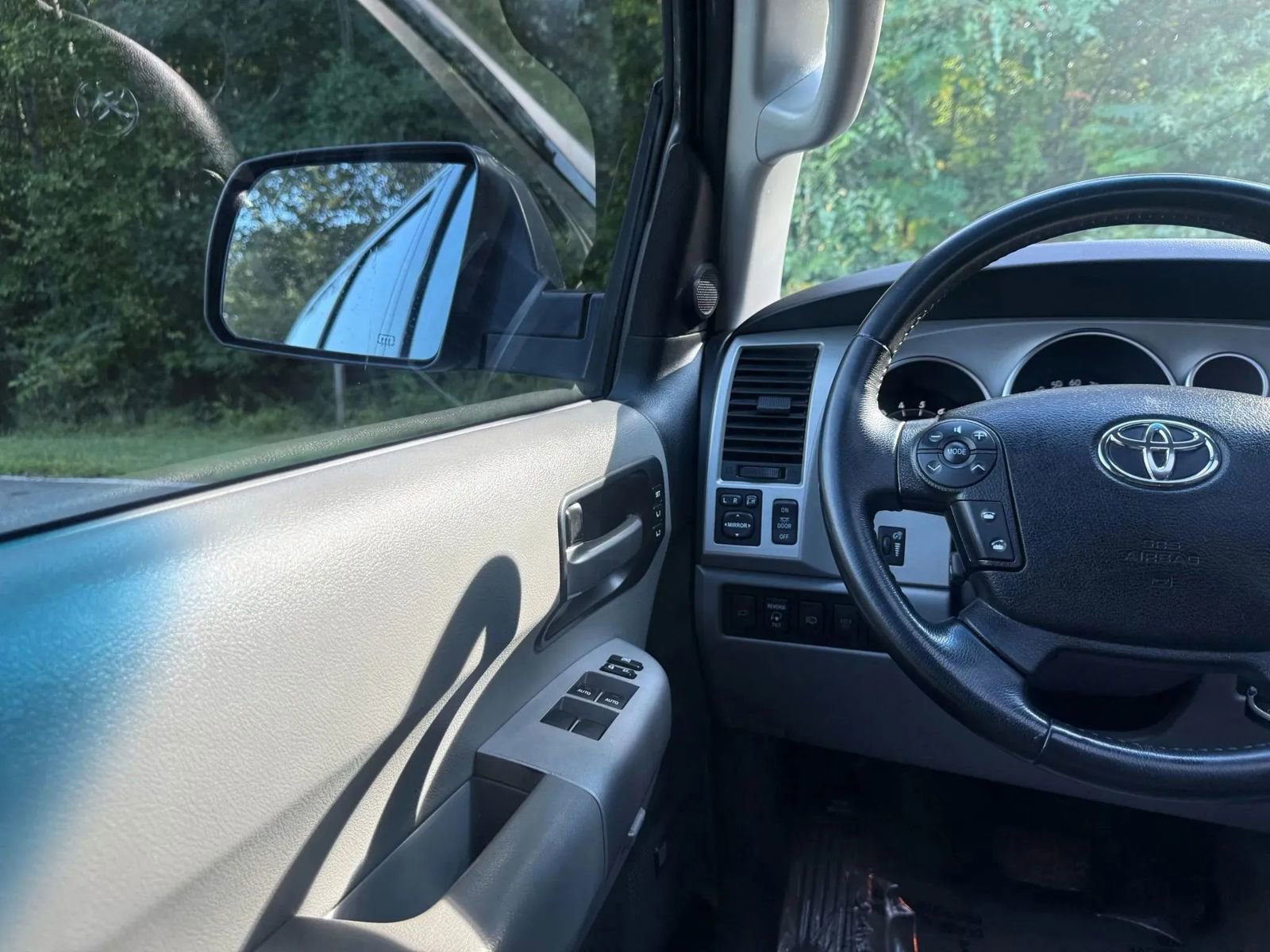 Used 2008 Toyota Sequoia Platinum image 35