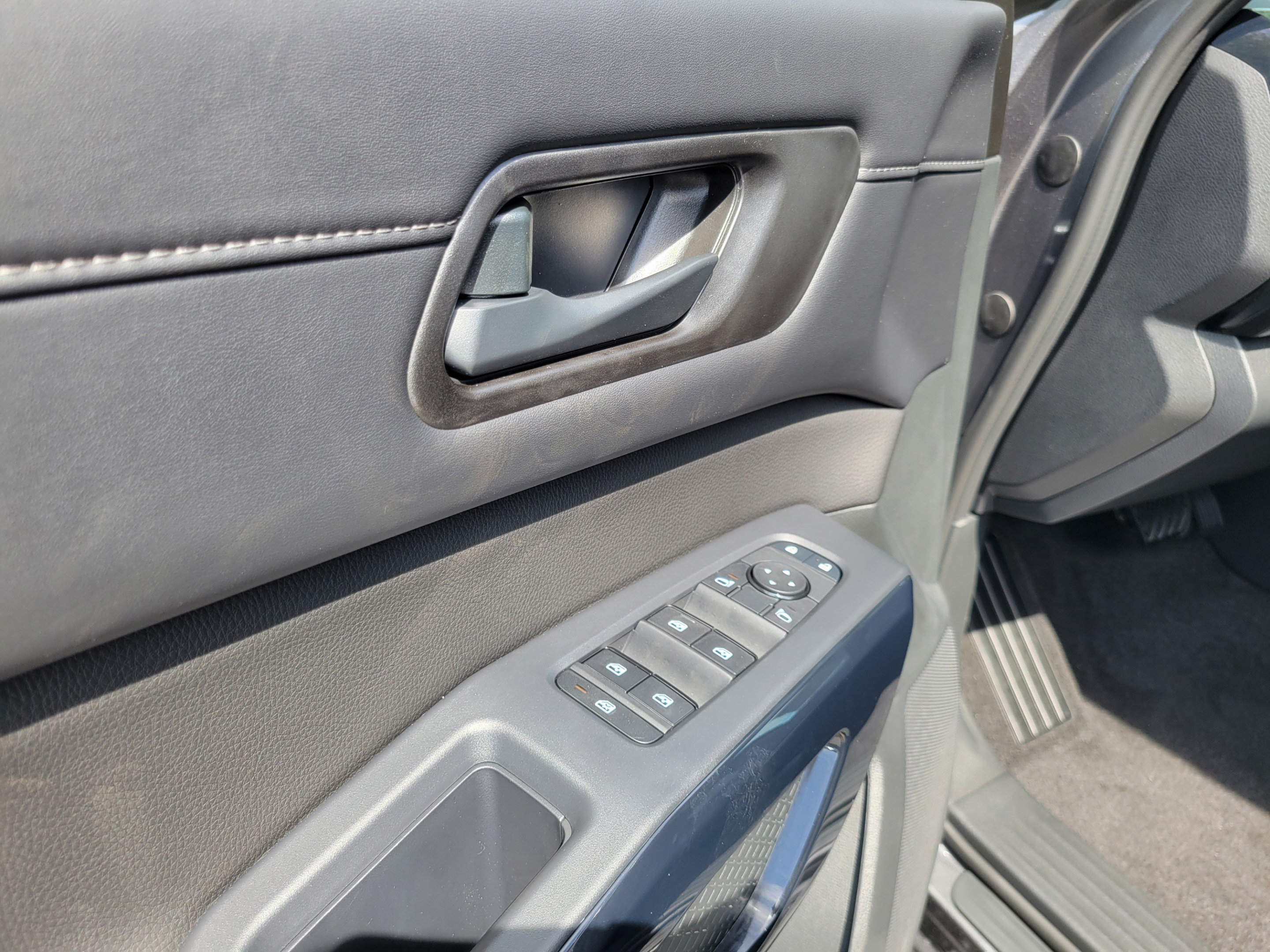 New 2026 Nissan Pathfinder SV FWD image 16