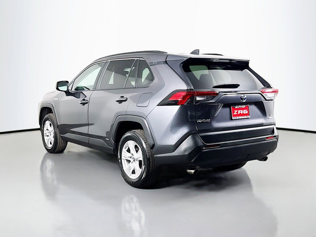 Used 2021 Toyota RAV4 LE AWD/4WD image 3