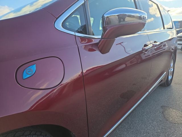 Used 2018 Chrysler Pacifica Limited image 39