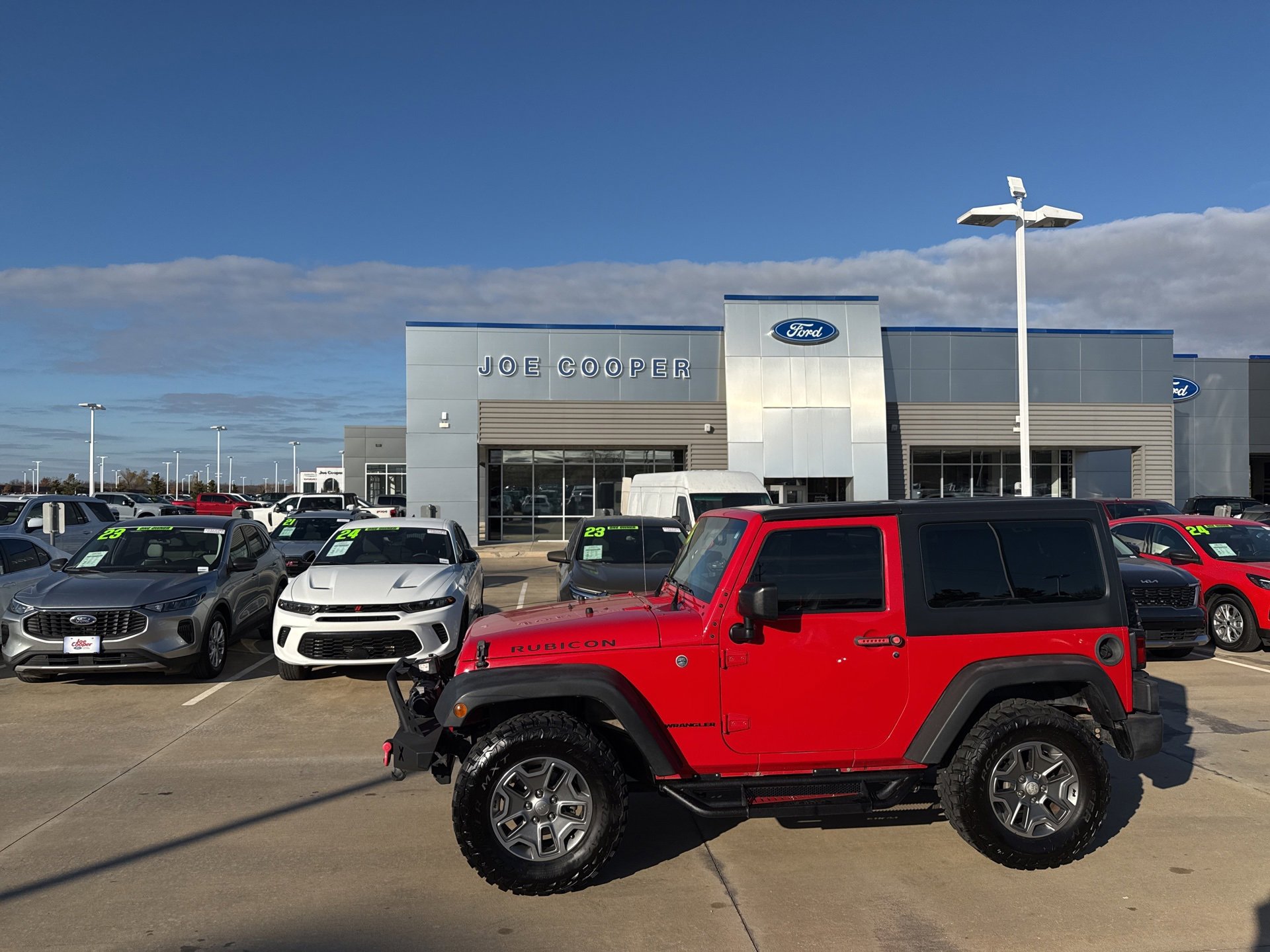Used 2016 Jeep Wrangler Rubicon w/ Power Convenience Group image 2