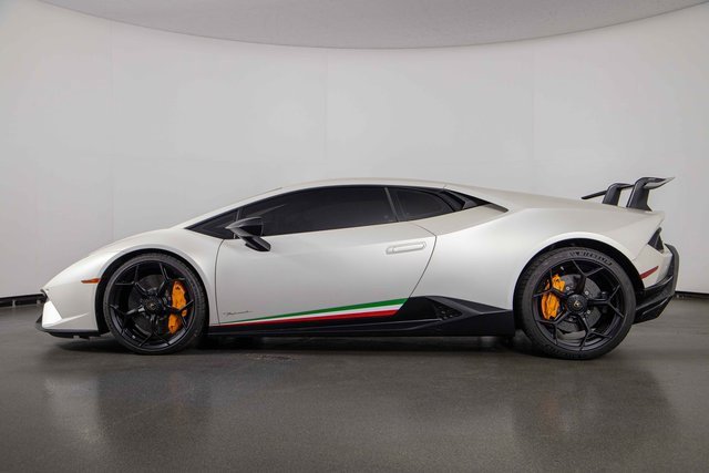 Used 2018 Lamborghini Huracan Performante image 5