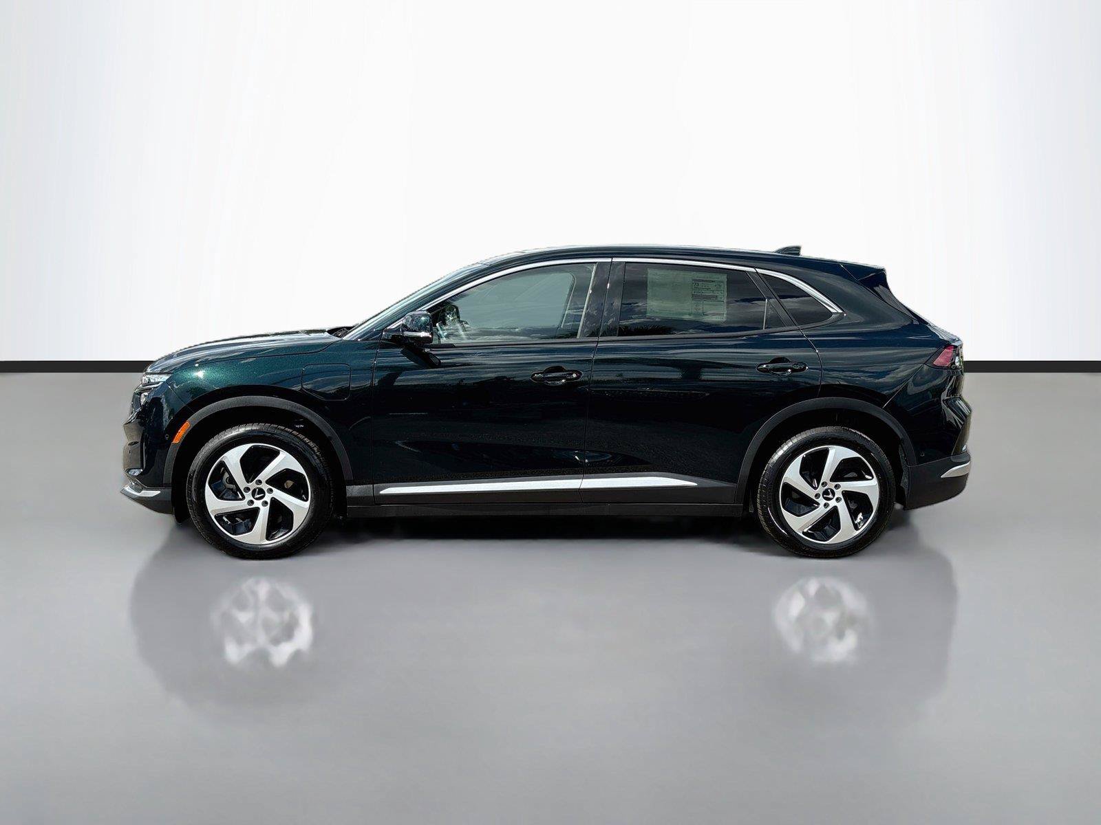 New 2027 VinFast VF 8 Eco AWD/4WD image 4