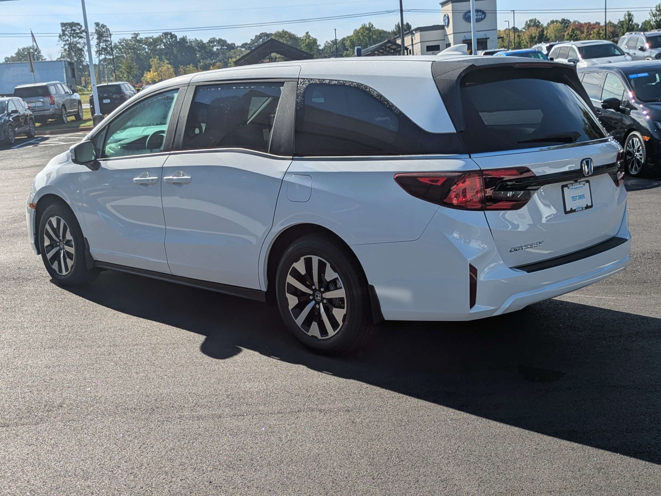 New 2027 Honda Odyssey EX-L image 8