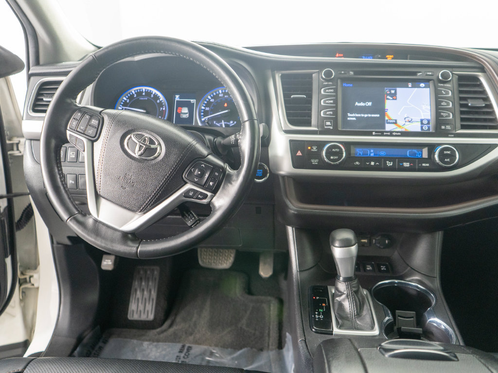 Used 2019 Toyota Highlander Limited Platinum AWD/4WD image 13