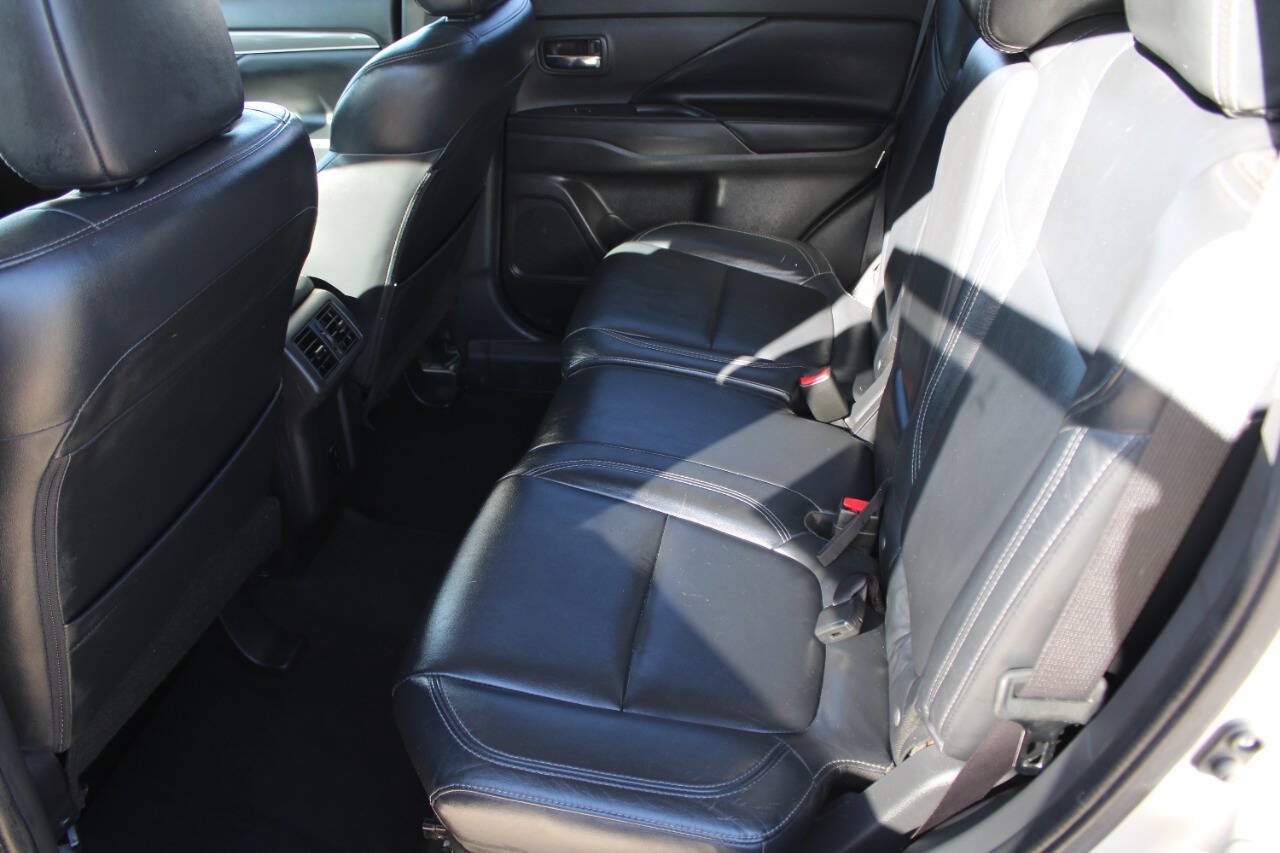 Used 2020 Mitsubishi Outlander SEL FWD image 15