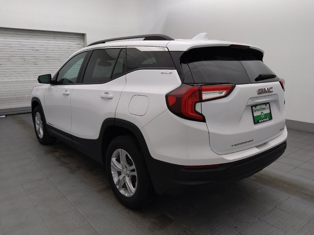 Used 2024 GMC Terrain SLE w/ Driver Convenience Package image 5