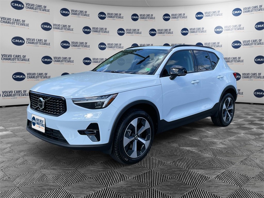 New 2026 Volvo XC40 B5 Plus w/ Protection Package Premier video 1