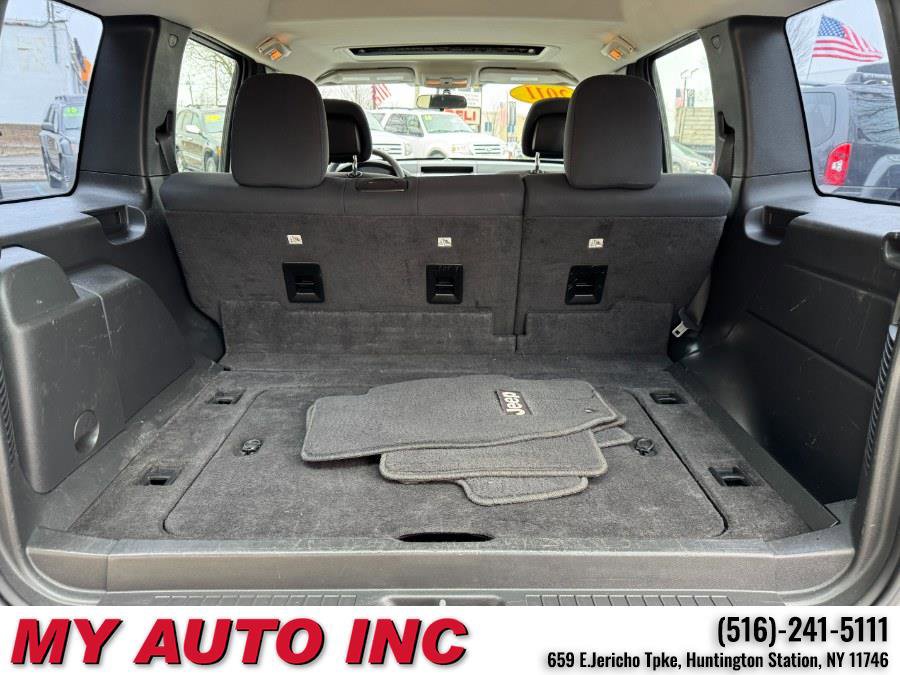 Used 2011 Jeep Liberty Sport image 31