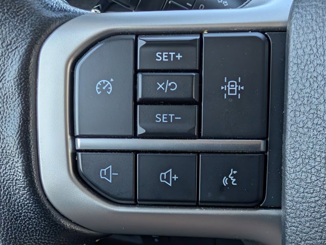 Used 2024 Ford Expedition XLT image 23