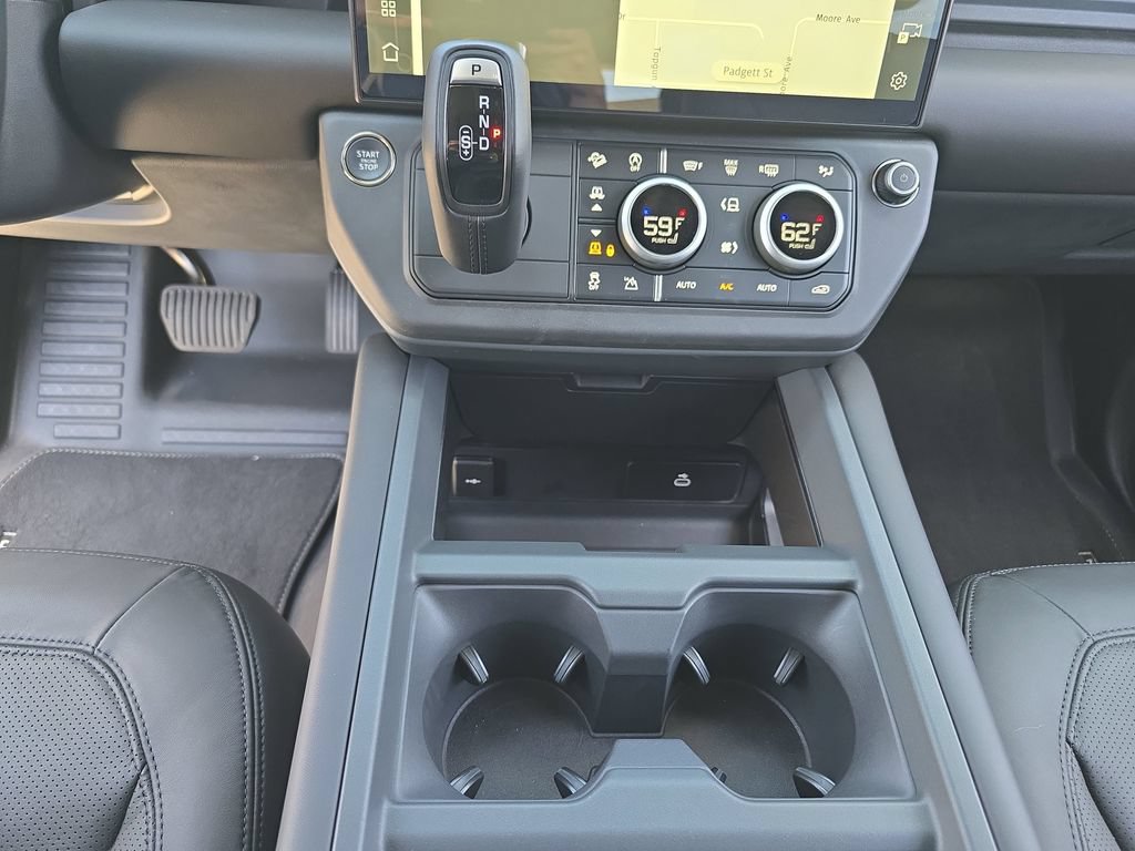 New 2026 Land Rover Defender 110 X-Dynamic SE AWD/4WD image 25