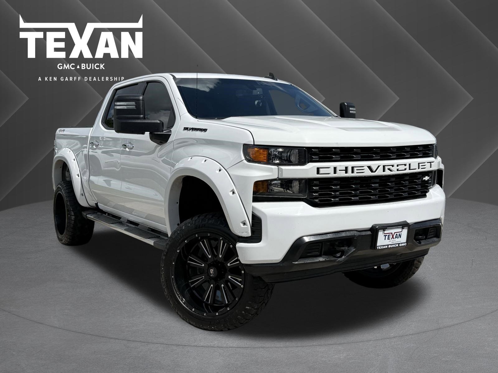 Used 2020 Chevrolet Silverado 1500 Custom w/ Custom Max Trailering Package AWD/4WD image 1