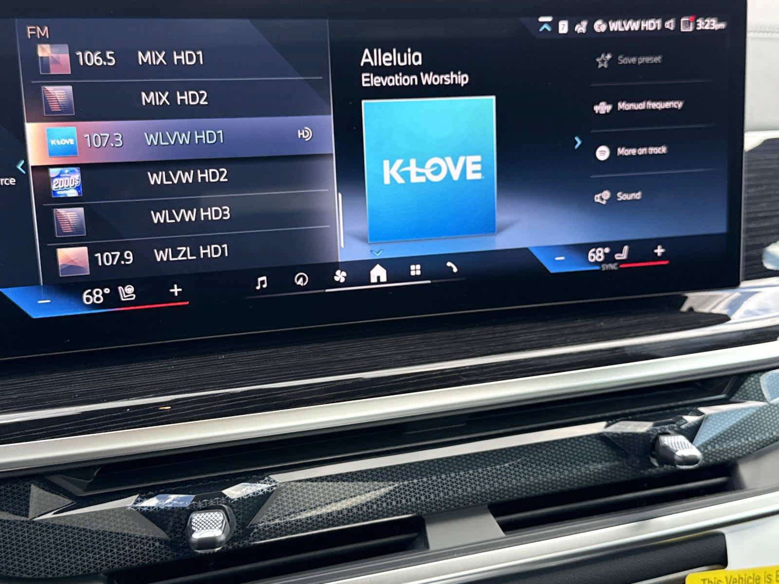 New 2026 BMW X5 xDrive40i w/ M Sport Package AWD/4WD image 3