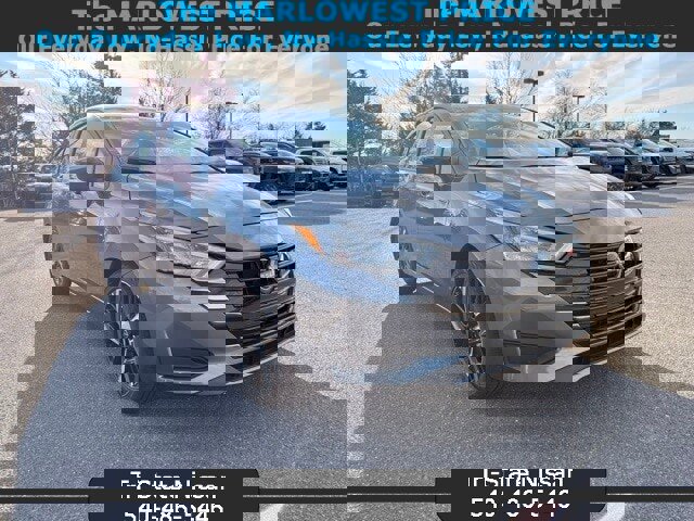 New 2025 Nissan Versa SR w/ Trunk Package