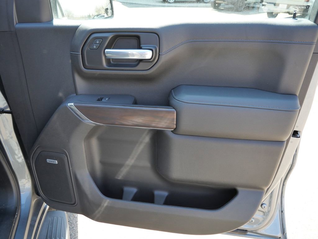 Used 2021 GMC Sierra 1500 SLT w/ SLT Premium Plus Package AWD/4WD image 18