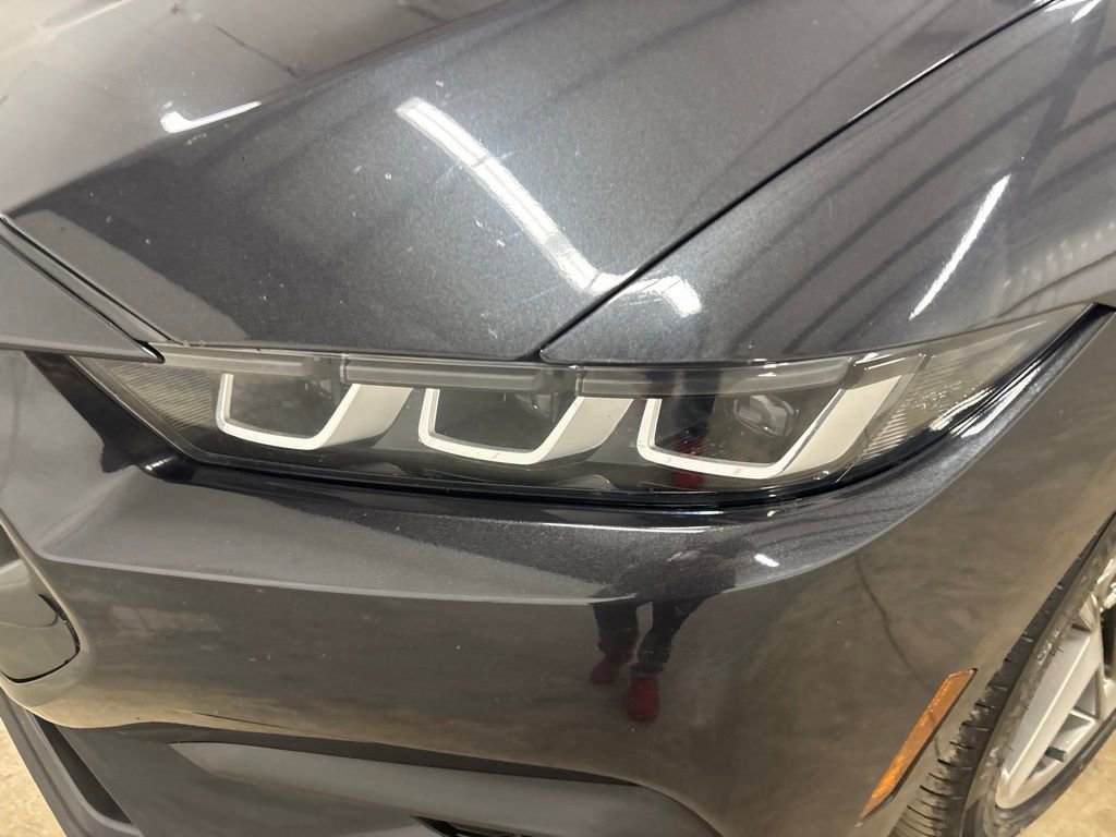 Used 2024 Ford Mustang Coupe RWD image 7