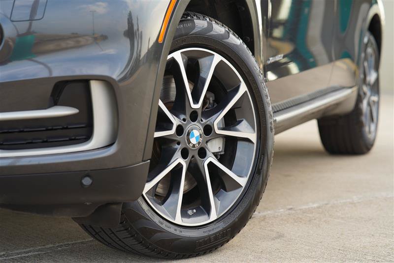 Used 2015 BMW X5 xDrive50i AWD/4WD image 17