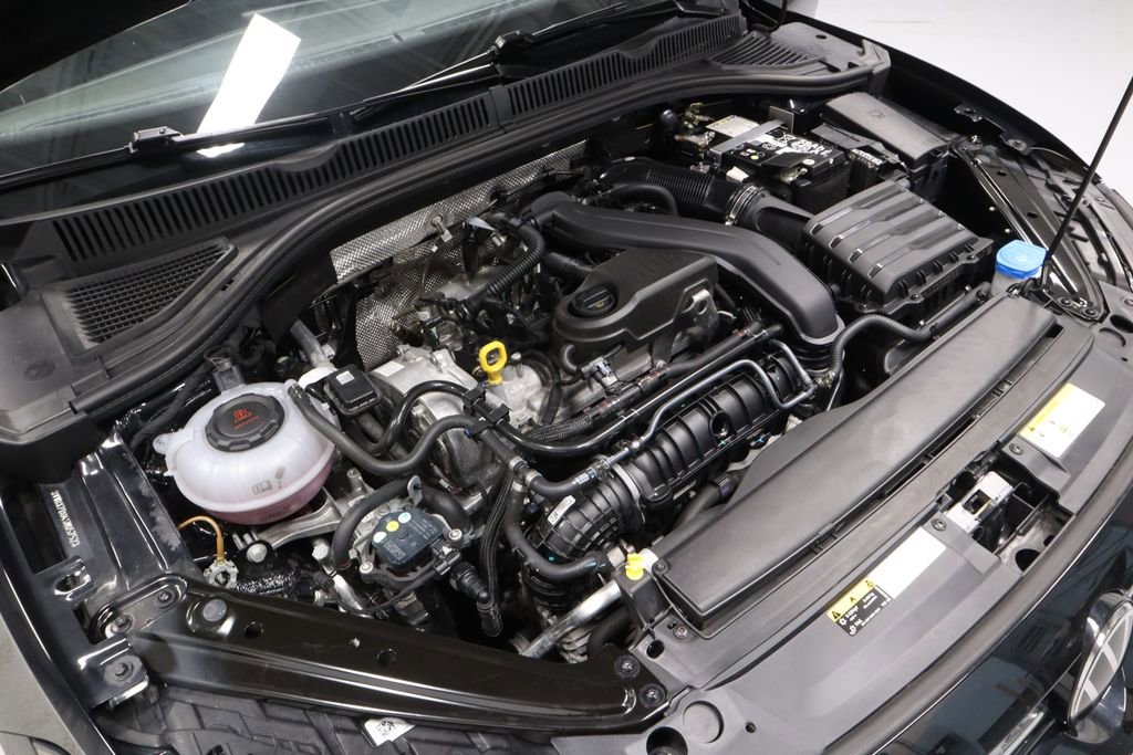 Used 2025 Volkswagen Jetta Sport FWD image 34